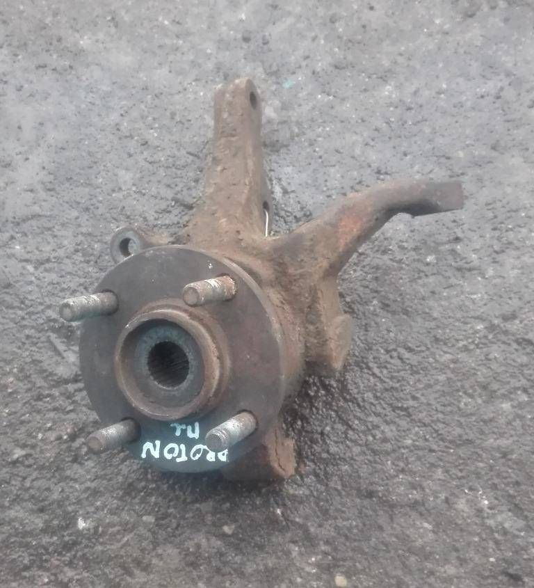 кулак поворотный левый Proton Satria 1 поколение 1998, 1.5 л., i, бензин