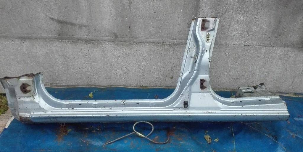 порог левый Mazda 323F BJ 1999 - фото №1