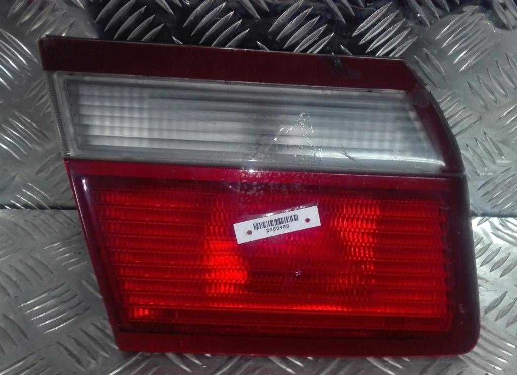 фонарь крышки багажника левый Mazda 626 GF 1998, седан - фото №1