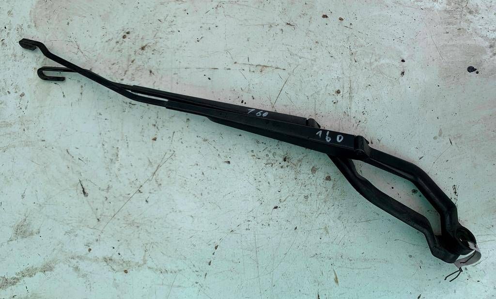 щеткодержатель (поводок стеклоочистителя, дворник) Nissan Almera N16 2001, 1.8 л., i, QG18DE, бензин, МКПП, серебристый, хетчбэк 5 дв., передний привод, 28881BN000, 28886BN000 - фото №1