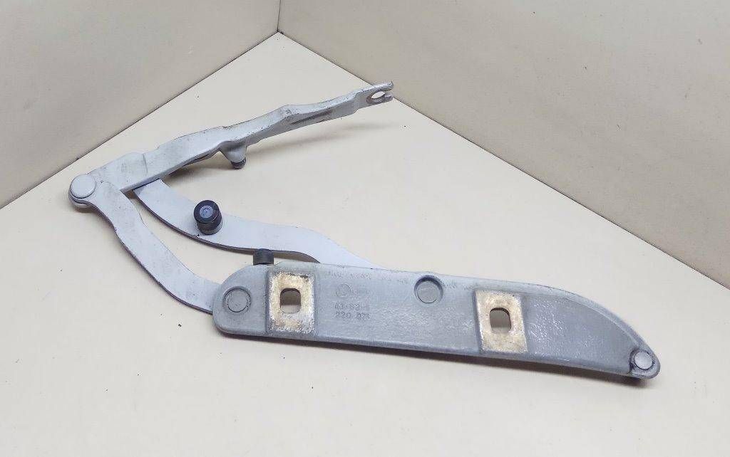 петля крышки багажника BMW 3 серия E46 2001, 2.0 л., дизель, МКПП, седан, 41628220073 - фото №1