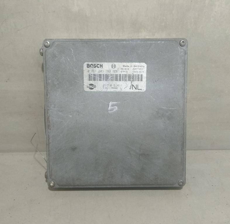 блок управления двигателем Nissan Primera P11 1998, 2.0 л., i, бензин, 261203783 - фото №1