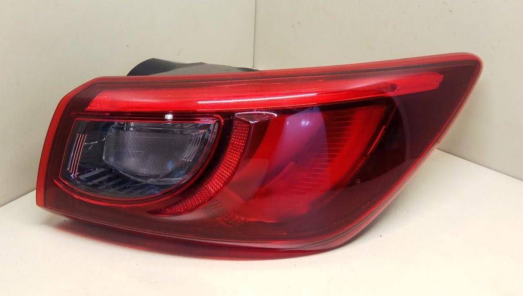 фонарь задний правый Mazda CX-3 1 поколение 2017, 2.0 л., i, бензин, МКПП, белый, хетчбэк 5 дв., передний привод, правый руль, 2AR1Y-S1 - фото №1