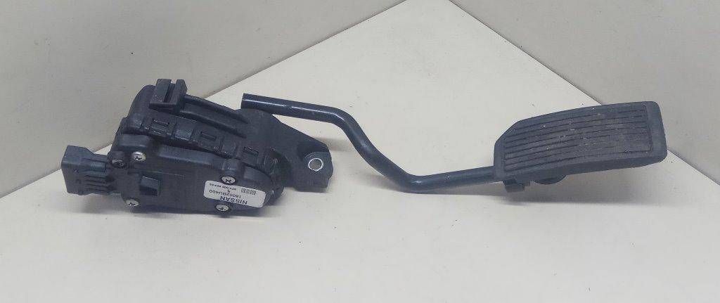 педаль Nissan Almera Tino V10 2003, 2.2 л., D, дизель, 18002BU400, NISSAN - фото №1