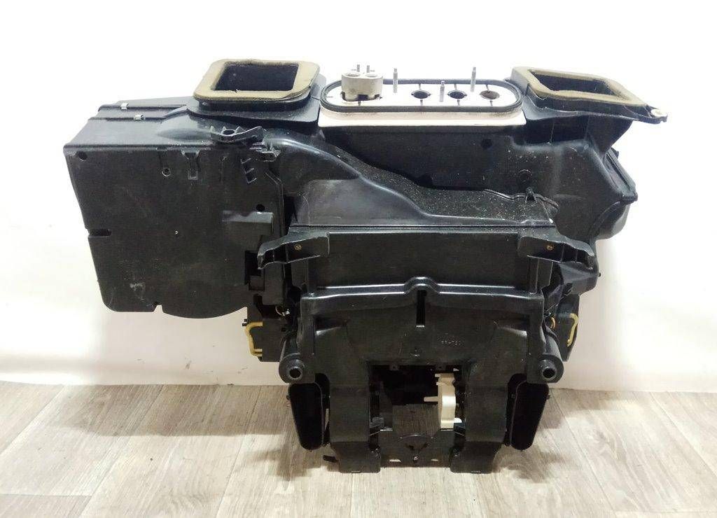 корпус отопителя (печки) BMW 7 серия E65/E66/E67 E65 2003, 4.4 л., i, M62 B44 (448S1), бензин, АКПП, черный, седан, задний привод, 11611611 - фото №1