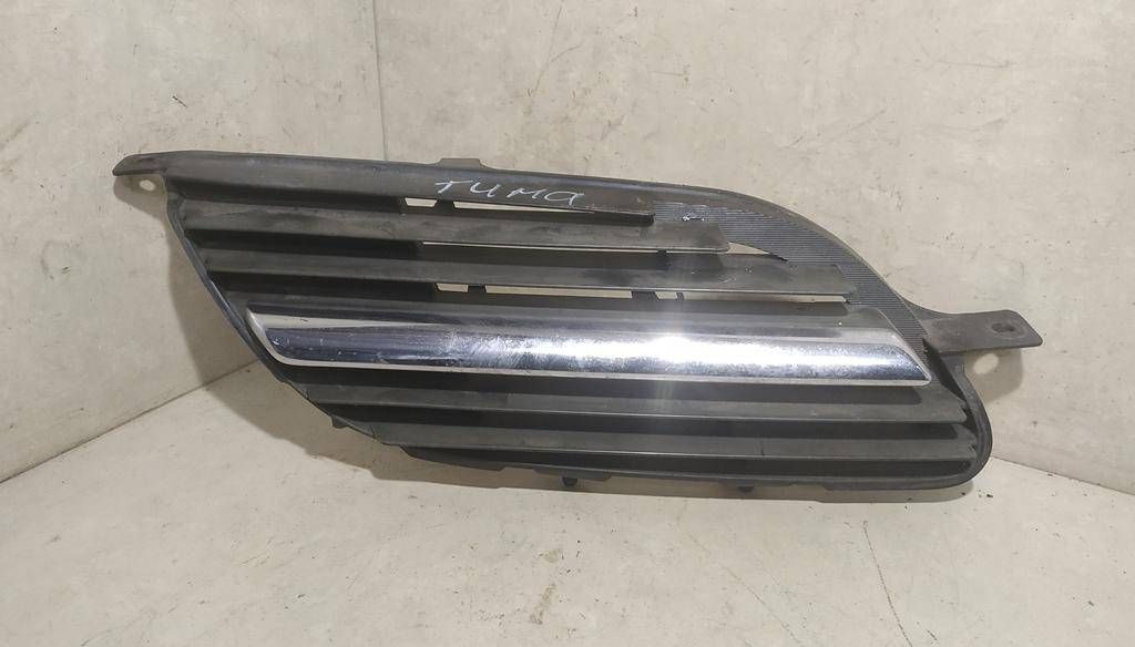 решетка радиатора Nissan Almera Tino V10 2003, 62320BU000 - фото №1