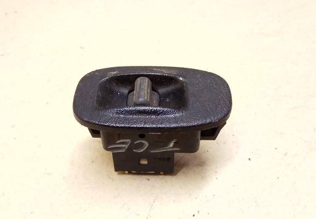 кнопка стеклоподъемника двери задней Toyota Carina E 1 поколение T190 1996 - фото №1