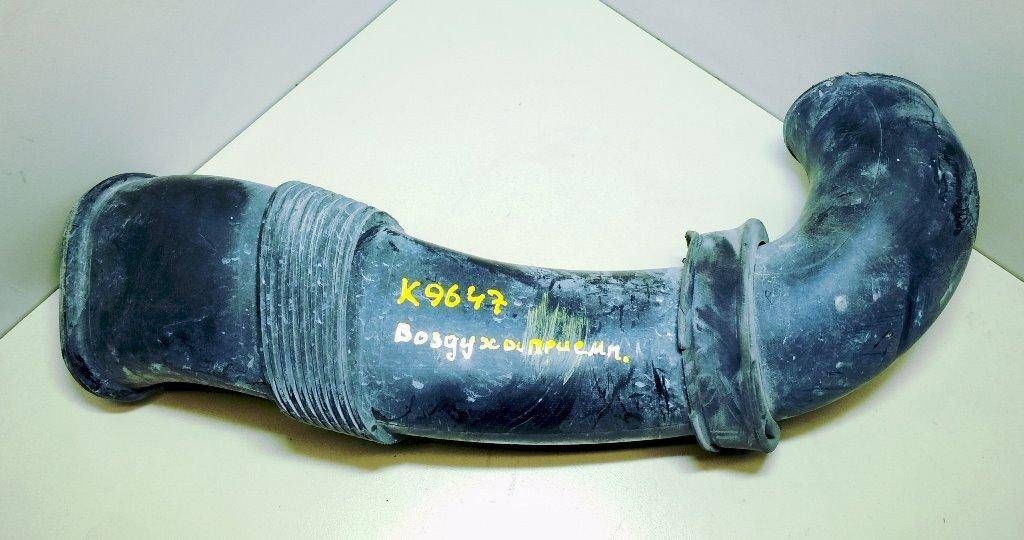 патрубок воздушного фильтра Volkswagen Touareg 1 поколение 2005, 3.2 л., i, BMX, бензин, АКПП, серый, внедорожник 5 дв., полный привод, 7L6128752A - фото №1