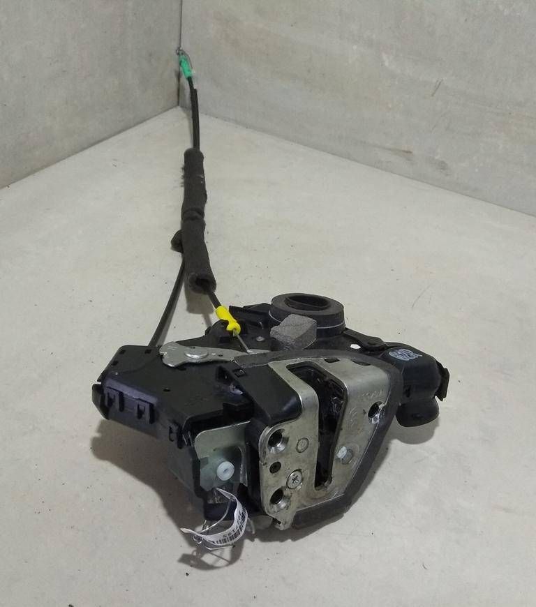 замок двери передней правой Toyota Corolla Verso 2 поколение AR10 2007, 2.2 л., D, дизель, минивэн - фото №1