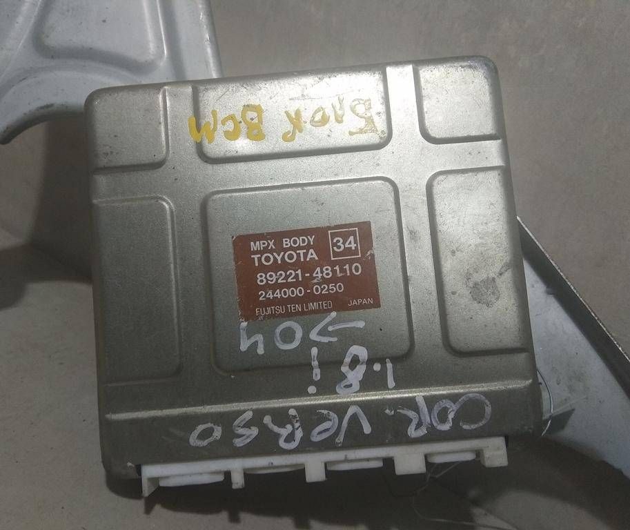 Блок управления BCM (Body Control Module) Toyota Corolla Verso 1 поколение E121 2002, 1.8 л., i, бензин, 8922148110, 244000-0250 - фото №1