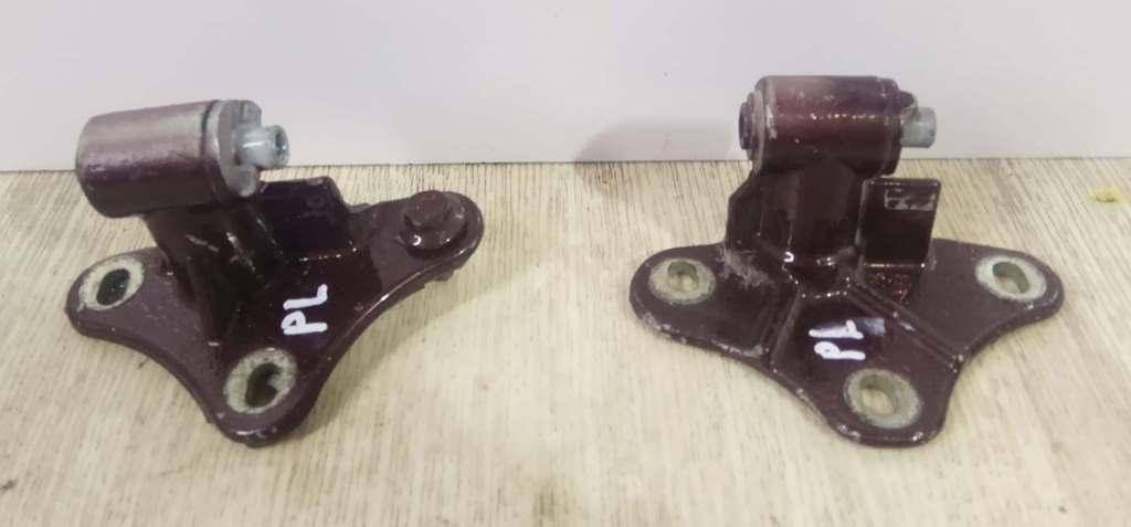 петля двери Mercedes-Benz R-Класс W251 V251.165 2006, 3.5 л., i, M 272.967, бензин, АКПП, бордовый, минивэн, полный привод, A2517201537, A2517200337 - фото №1