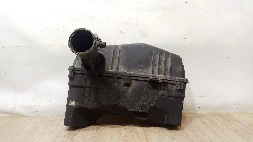 корпус воздушного фильтра Citroen C3 1 поколение 2003, 1.1 л., i, HFX (TU1JP), бензин, МКПП, серебристый, хетчбэк 5 дв., передний привод, 9654674080 - фото №1