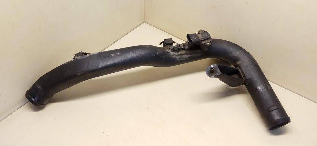 патрубок интеркулера Volkswagen Passat B5 2000, 1.9 л., TDi, дизель, 8D0145840 - фото №1
