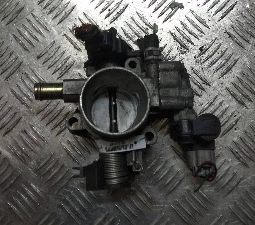 заслонка дроссельная Toyota Yaris P1 2001, 1.0 л., i, бензин - фото №1