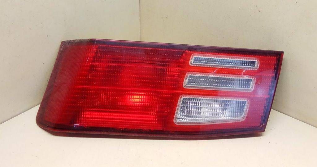 фонарь крышки багажника правый Mitsubishi Galant 8 поколение EA2W 1998, 2.0 л., i, 4G63 (SOHC 16V), бензин, АКПП, темно-серый, универсал, передний привод, MR325948 - фото №1