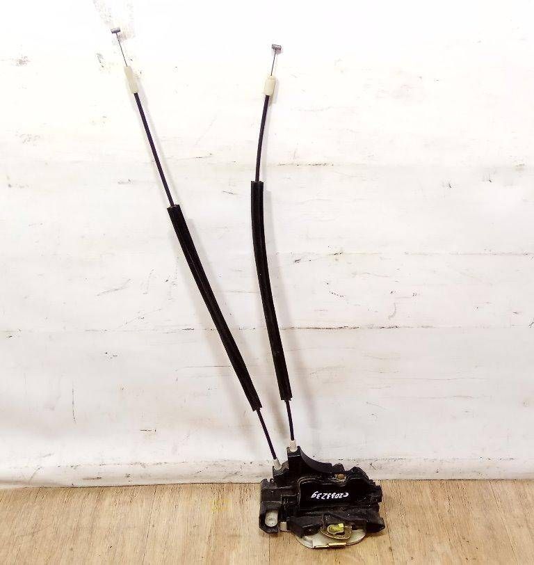 замок двери передней правой Mitsubishi Colt 6 поколение (Z20/Z30) 2006, 1.5 л., OM 639.939, дизель, МКПП, черный, хетчбэк 5 дв., передний привод, 5715A407 - фото №1