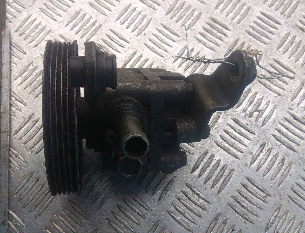 насос гидроусилителя руля Mazda 626 GF 1998, 2.0 л., i, бензин, GE4T32650A - фото №1