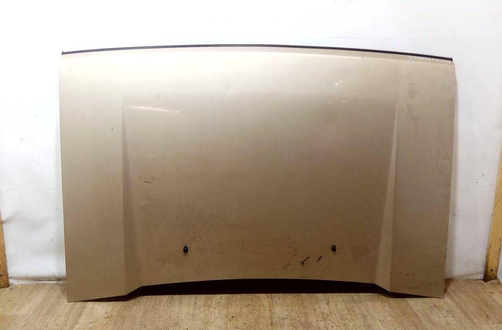 капот Nissan Prairie M11 1989 - фото №1