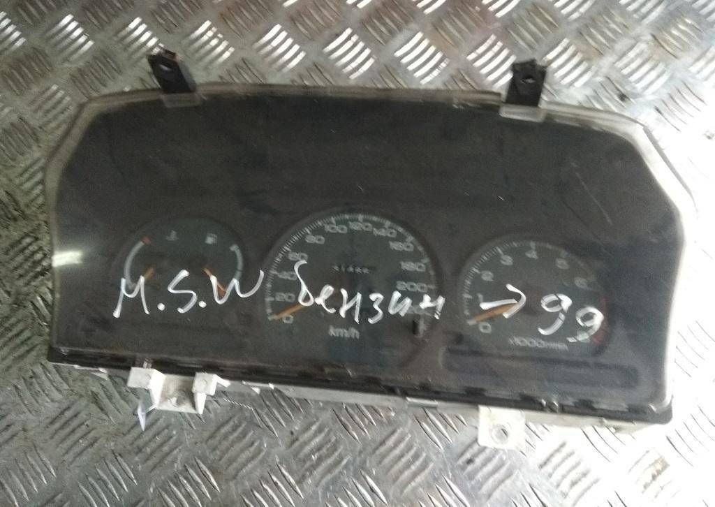 щиток приборов (приборная панель) Mitsubishi Space Wagon 2 поколение (Typ N30/N40) 1995, 2.0 л., i, бензин - фото №1