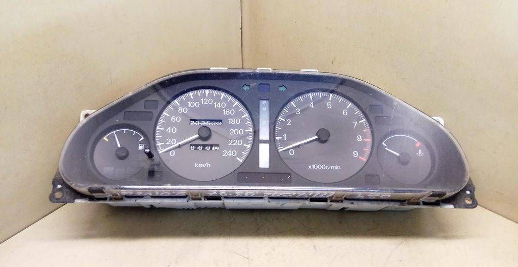 щиток приборов (приборная панель) Mitsubishi Galant 7 поколение 1994, 2.0 л., i, бензин, MR240631 - фото №1
