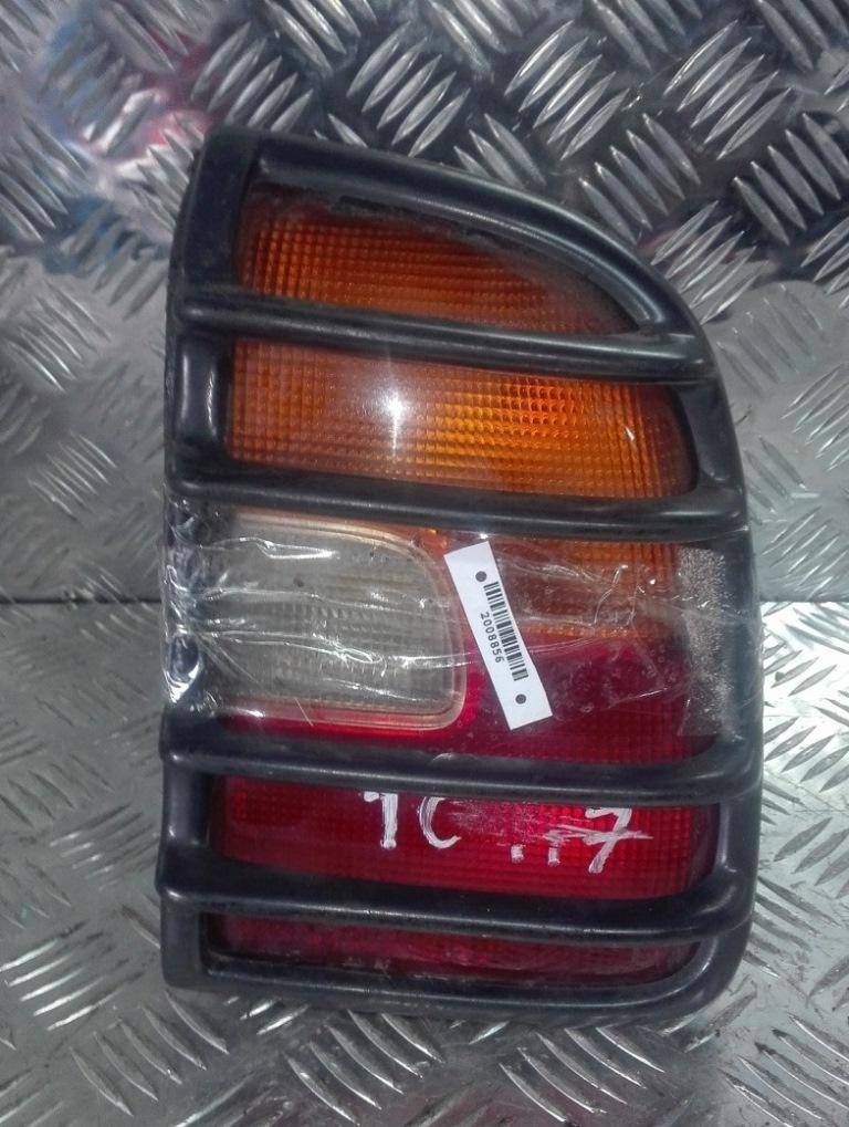 фонарь задний правый Toyota RAV4 1 поколение (XA10) 1997, внедорожник 5 дв. - фото №1
