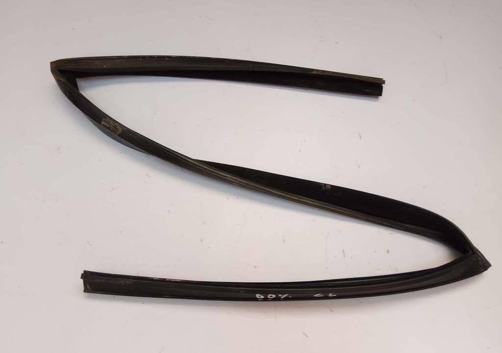 Уплотнитель стекла BMW 5 серия E60/E61 2004, 2.5 л., i, M54 B25 (256S5), бензин, АКПП, серый, седан, задний привод - фото №1