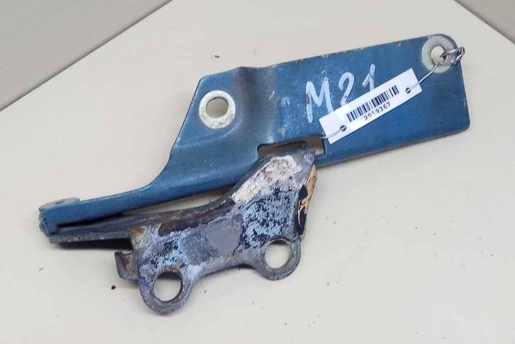 петля капота левая Nissan Micra 2 поколение (K11) 1997, 1.0 л., i, CG10DE, бензин, МКПП, голубой, хетчбэк 3 дв., передний привод - фото №1