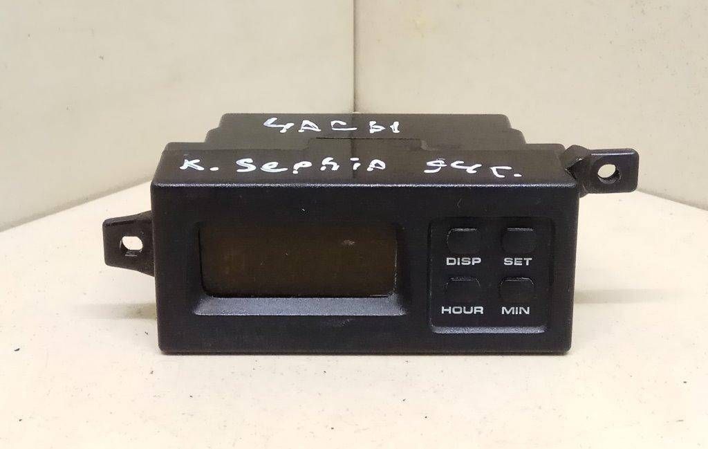 часы Kia Sephia 1 поколение 1994, 1.5 л., i, B5, бензин, МКПП, передний привод - фото №1