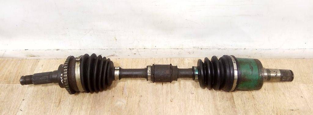 полуось передняя левая (приводной вал, ШРУС) Mazda 323 6 поколение 1999, 2.0 л., дизель - фото №1