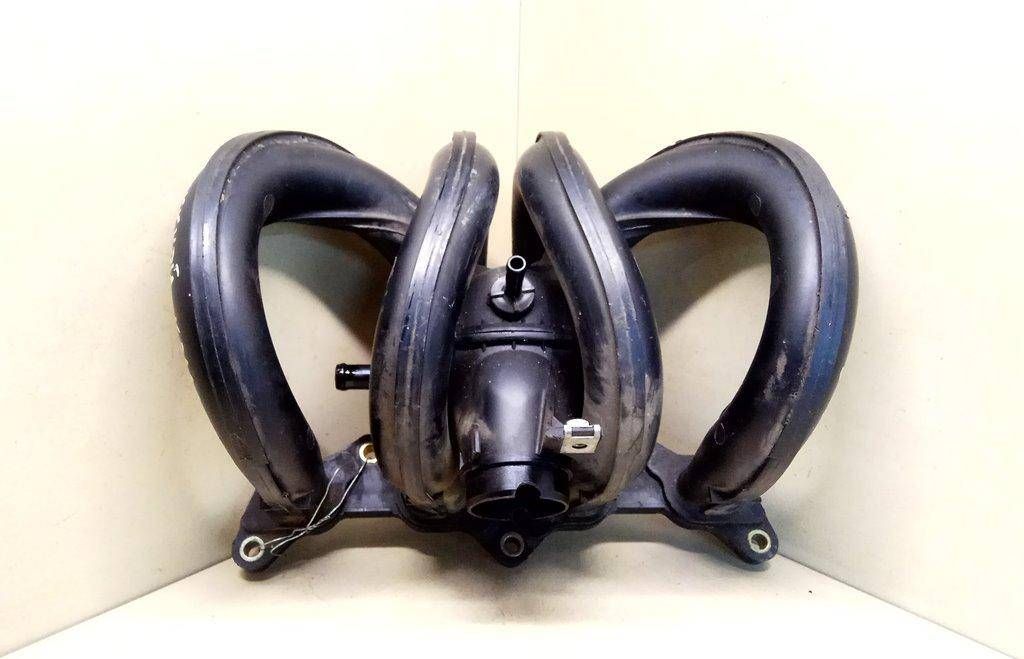 коллектор впускной Toyota Yaris P1 2000, 1.0 л., i, бензин - фото №1