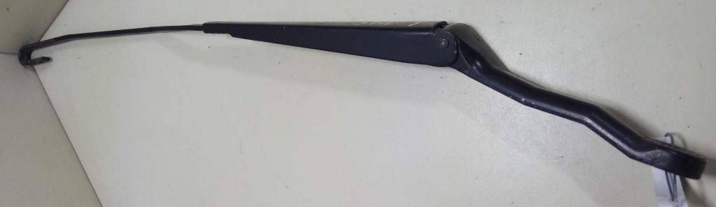 щеткодержатель (поводок стеклоочистителя, дворник) Peugeot 206 1 поколение 2001, 1.4 л., i, KFX (TU3JP), бензин, 5МКПП, серебристый, хетчбэк 5 дв., передний привод, 6429R9 - фото №1