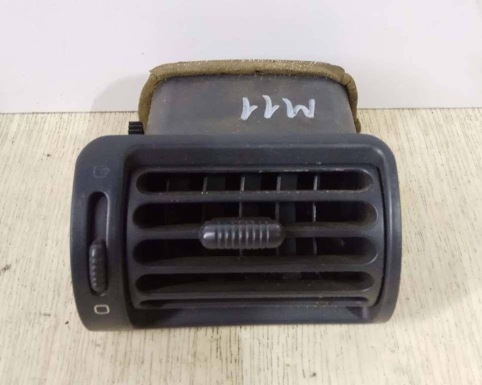 дефлектор обдува салона Peugeot 806 1 поколение 1995, 2.0 л., i, бензин, МКПП, синий, минивэн, передний привод, 1470018077 - фото №1