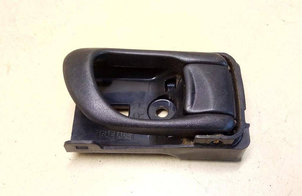 ручка внутренняя передняя правая Subaru Legacy 2 поколение 1998, 2.0 л., i, EJ20, бензин, МКПП, серебристый, универсал, полный привод, 62510AC000ML - фото №1