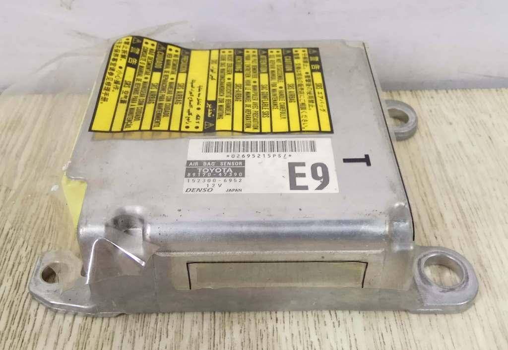 блок AirBag Toyota Prius 2 поколение 2005, 1.5 л., бензин, АКПП, черный, хетчбэк 5 дв., передний привод, 8917047390, DENSO, 152300-6952 - фото №1