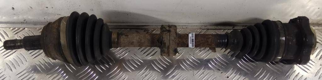 полуось передняя левая (приводной вал, ШРУС) Volkswagen Bora 1 поколение 2001, 1.6 л., i, AZD, бензин, 5МКПП, серебристый, универсал, передний привод, JZW407451KX - фото №1