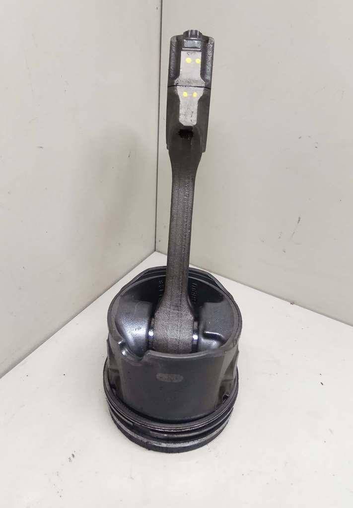 поршень Citroen C5 1 поколение 2001, 2.2 л., HDi, 4HX (DW12TED4/FAP), дизель, 5МКПП, серебристый, универсал, передний привод, 0628L2, 060385 - фото №1
