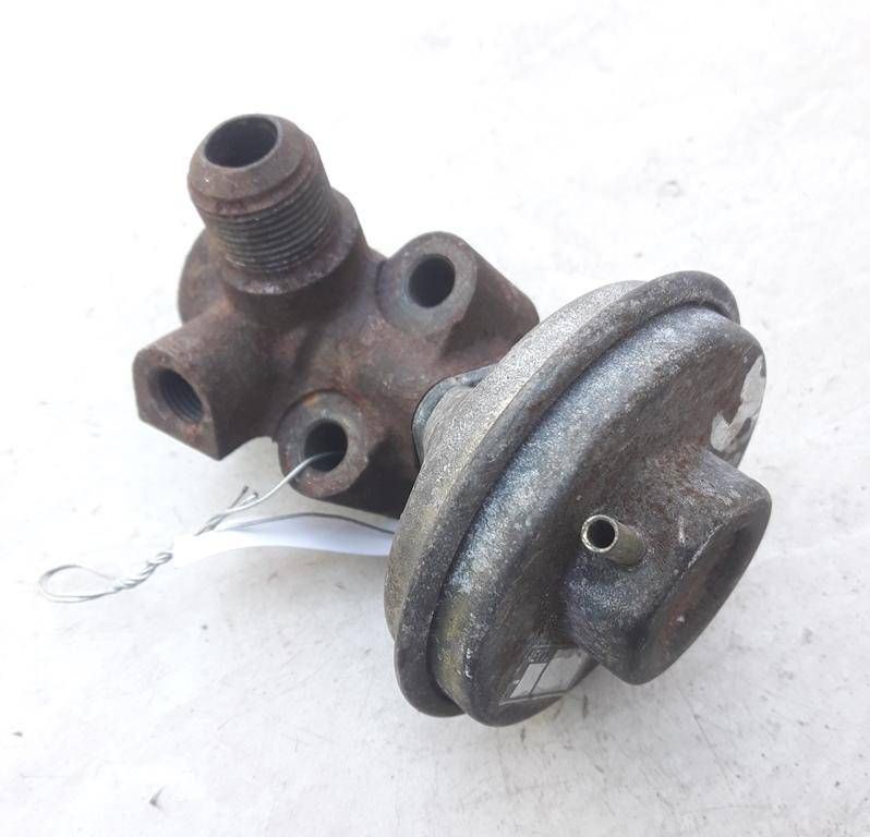 клапан EGR Nissan Primera P10 1996, 1.6 л., i, бензин - фото №1