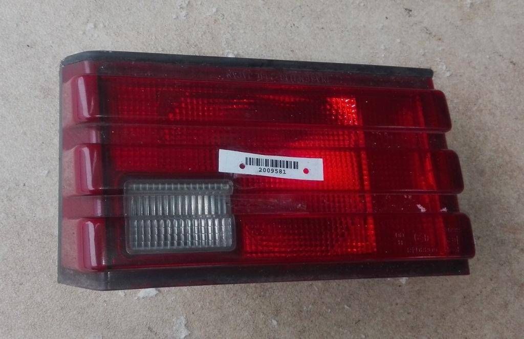 фонарь крышки багажника левый Mitsubishi Galant 5 поколение 1990, хетчбэк 5 дв. - фото №1