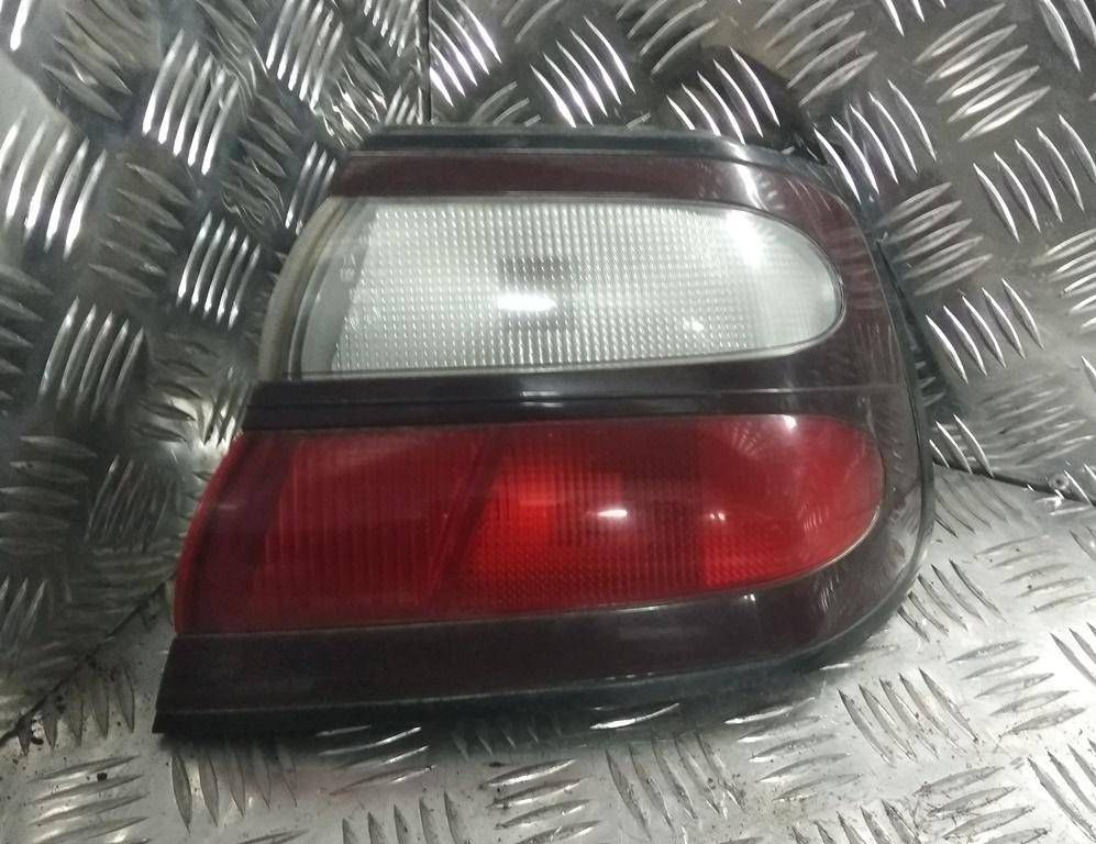 фонарь задний правый Nissan Almera N15 1997, 1.4 л., i, GA14DE, бензин, МКПП, бордо, хетчбэк 5 дв., передний привод, 265502N327 - фото №1