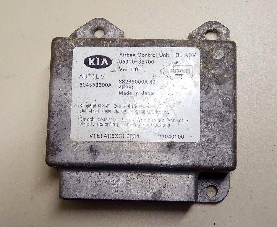 блок AirBag Kia Sorento 1 поколение 2004, 2.5 л., CRDi, D4CB, дизель, МКПП, серебристый, внедорожник 5 дв., полный подключаемый привод, 959103E700, 33285000A42, 604558600A - фото №1