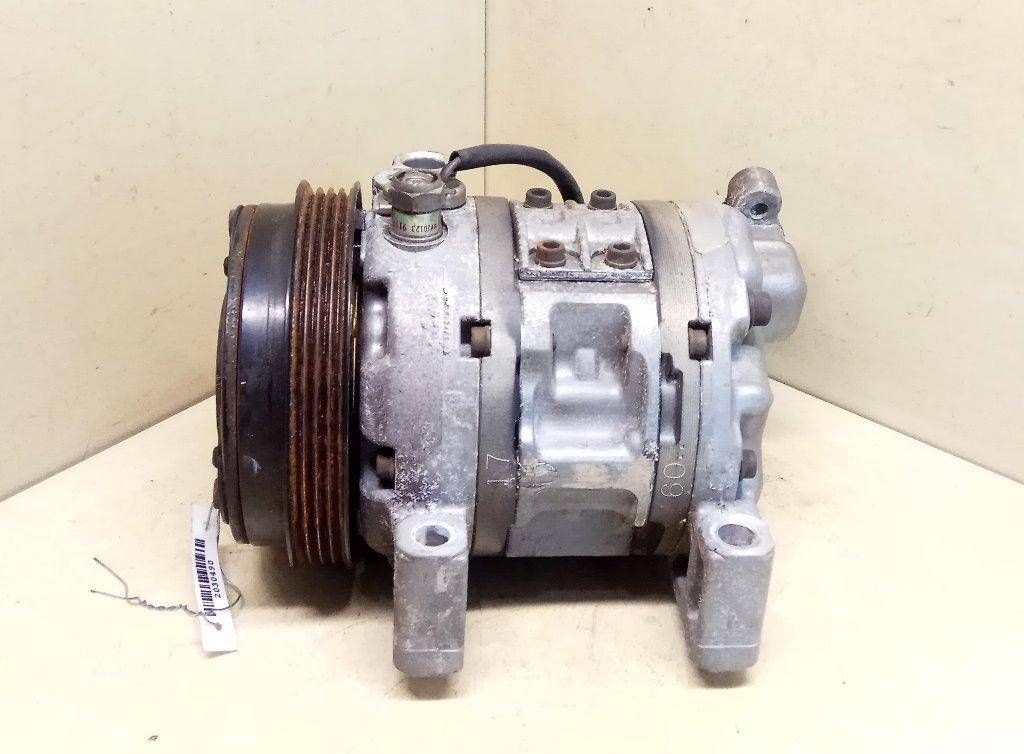 компрессор кондиционера Subaru Legacy 2 поколение 1998, 2.0 л., i, EJ20, бензин, МКПП, серебристый, универсал, полный привод, D772694714 - фото №1