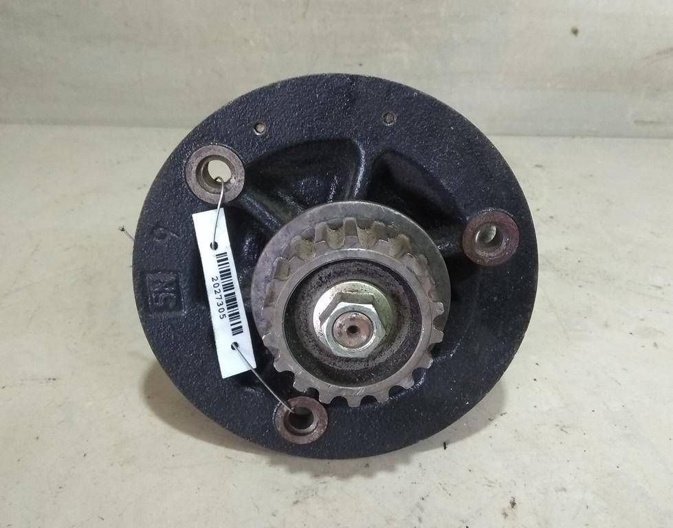 насос вакуумный Nissan Almera N15 1998, 2.0 л., D, дизель - фото №1
