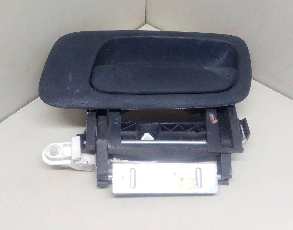 ручка наружная задняя левая Opel Zafira 1 поколение (A) 2000, 1.6 л., i, Z 16 XE, бензин, МКПП, серебристый, минивэн, передний привод, 90519995GM - фото №1