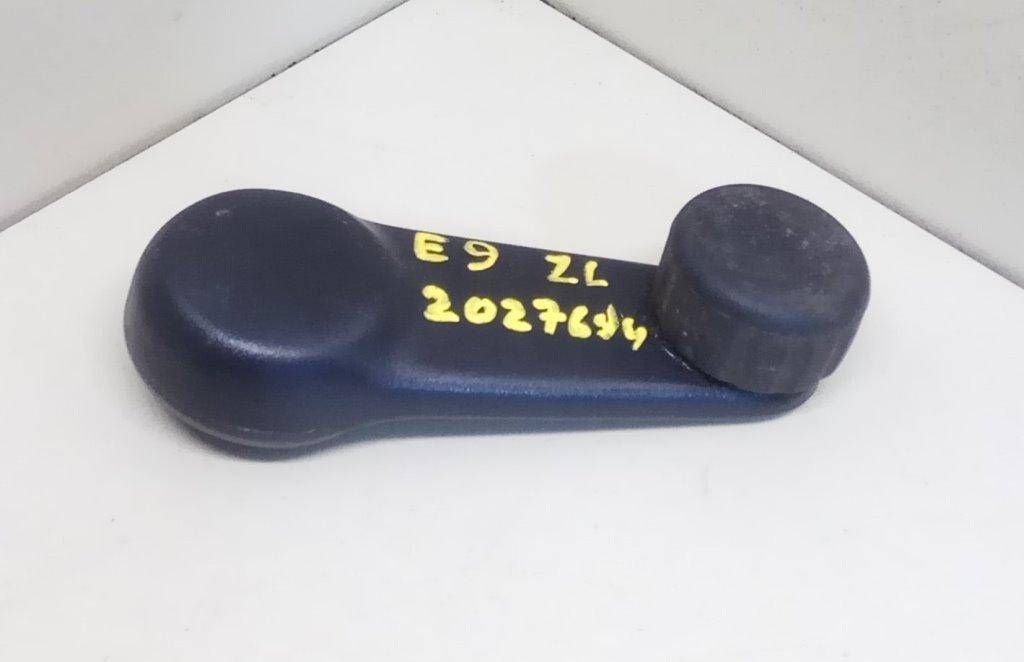ручка стеклоподъемника задней левой Nissan Almera N15 1997, 1.4 л., i, GA14DE, бензин, МКПП, бордо, хетчбэк 5 дв., передний привод, 807600N004 - фото №1