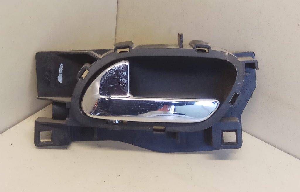ручка внутренняя задняя левая Citroen C4 1 поколение 2006, 1.6 л., i, бензин, АКПП, золотистый, хетчбэк 5 дв., передний привод, 23G10018, 23G100187387 - фото №1