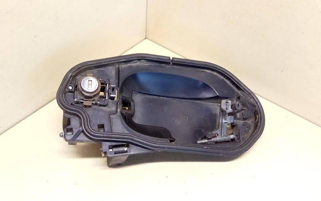 скелет ручки двери передней левой BMW 5 серия E60/E61 2004, 2.5 л., i, M54 B25 (256S5), бензин, АКПП, серый, седан, задний привод, 51217034451 - фото №1