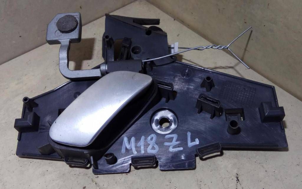 ручка внутренняя задняя левая Citroen C5 1 поколение 2001, 2.2 л., HDi, 4HX (DW12TED4/FAP), дизель, 5МКПП, серебристый, универсал, передний привод, 9143E0 - фото №1