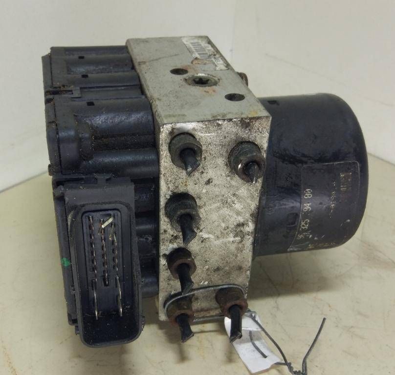 блок ABS Peugeot 206 1 поколение 2001, 1.4 л., i, KFX (TU3JP), бензин, 5МКПП, серебристый, хетчбэк 5 дв., передний привод, RRUOE13M24, 9632539480, ATE, 100948-11053 - фото №1
