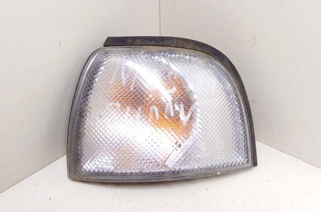 поворотник левый Nissan Sunny N14 1991, 2.0 л., CD20, дизель, МКПП, белый, седан, передний привод, B613563C00 - фото №1