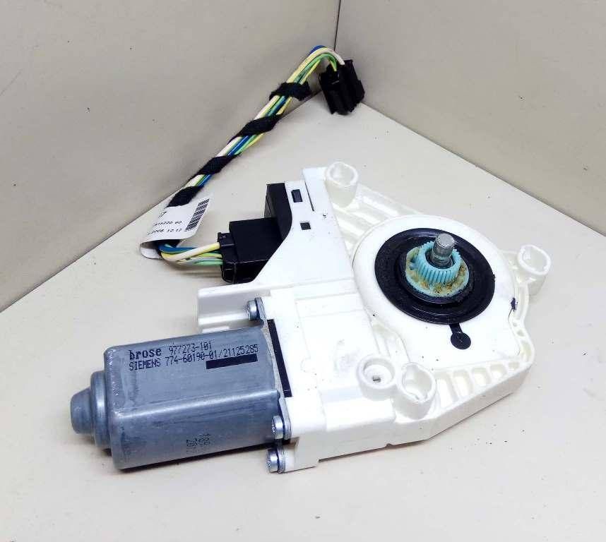 моторчик стеклоподъемника передний левый Audi A6 4F/C6 2006, 3.2 л., i, BKH, бензин, АКПП, тёмно-синий, седан, передний привод, 4F0959801D, BROSE, 977273-101, 1101997009-201 - фото №1